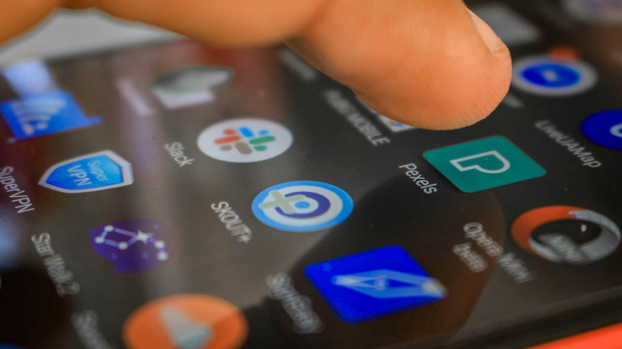 Incrementan problemas visuales en niños por uso excesivo de pantallas