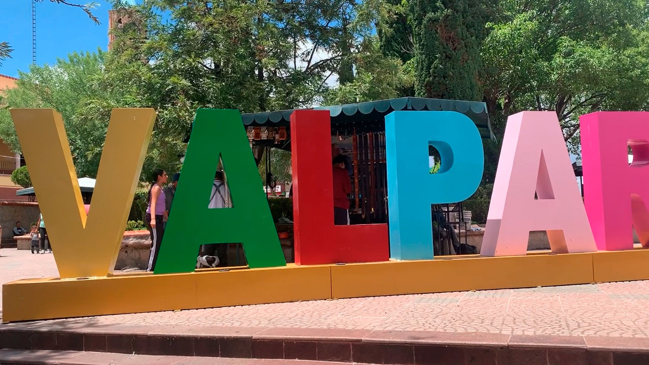 Valparaíso celebra sus tradiciones con el primer desfile de danzas Bailándole al Recuerdo