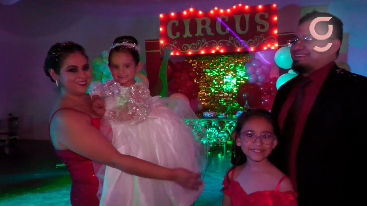 Camila cumple 3 años y lo celebra con una fiesta espectacular