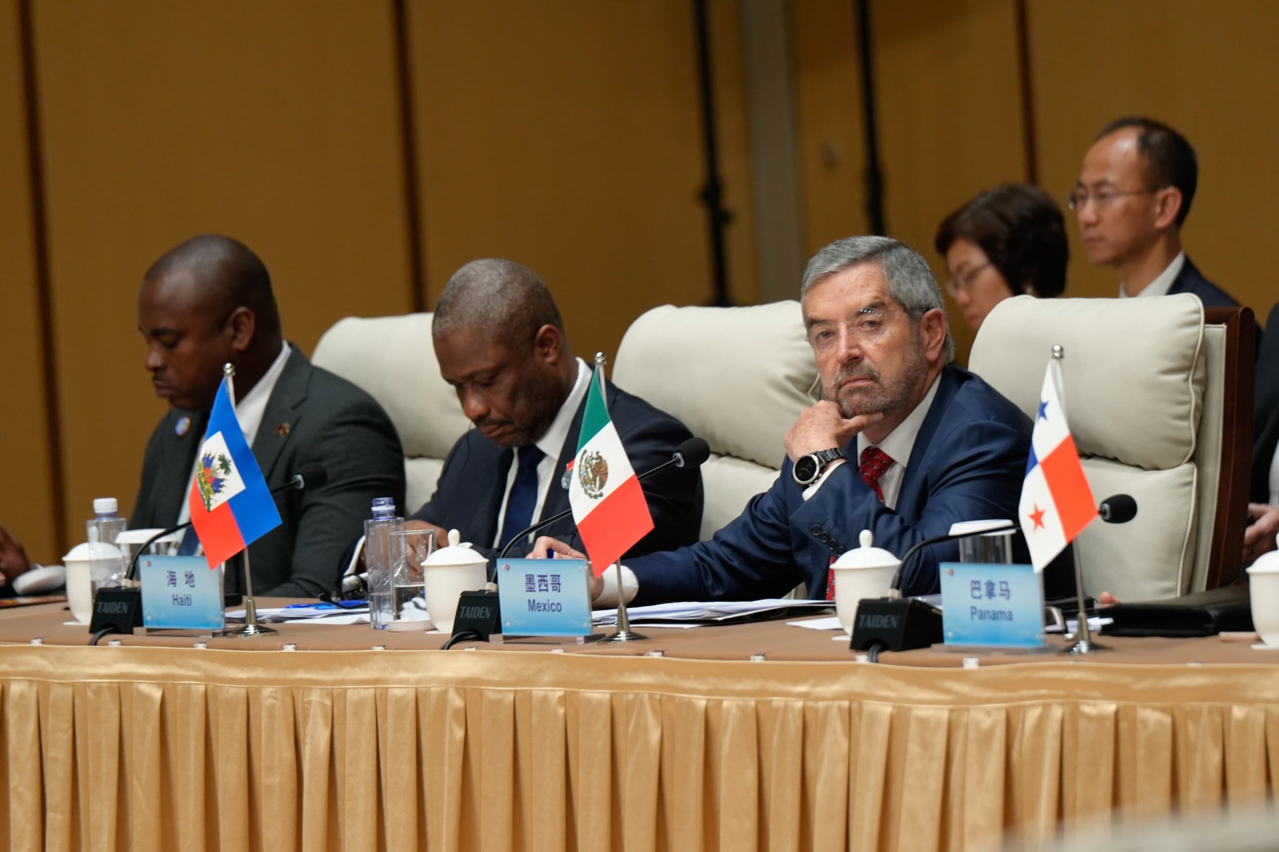 En Foro China-CELAC, México llama a revitalizar la cooperación internacional