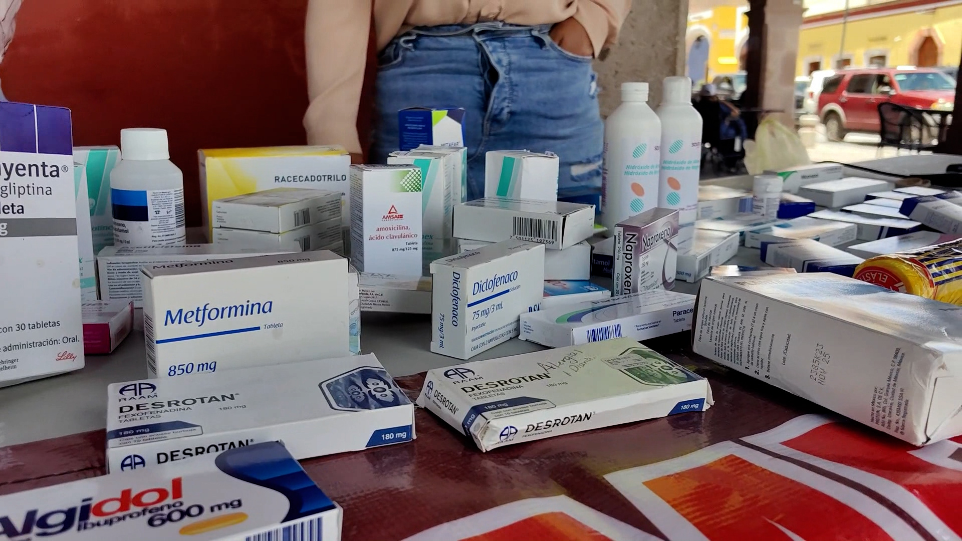 Docentes de Sombrerete recolectan medicinas ante escasez en hospitales